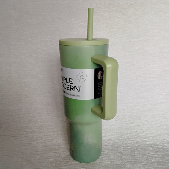 TheTrek Simple Modern 40 Oz Straw Tumbler with Handle Green Variation - Picture 3 of 12